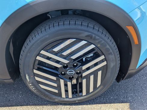 New 2026 Nissan Leaf SV+ w/ Floor Mat Package (SV+) image 10