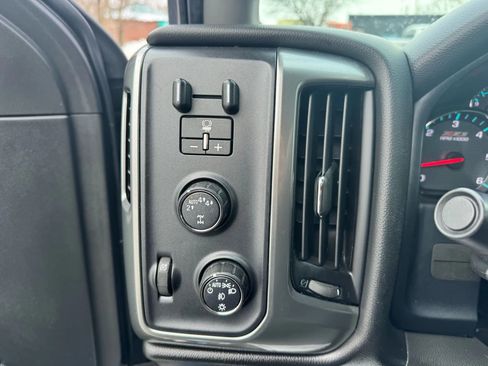 Used 2018 Chevrolet Silverado 1500 LT w/ All Star Edition image 16