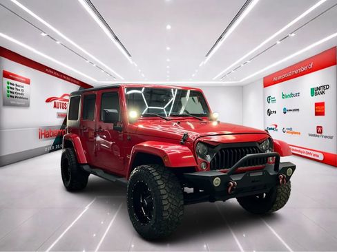 Used 2015 Jeep Wrangler Unlimited Sahara AWD/4WD image 2