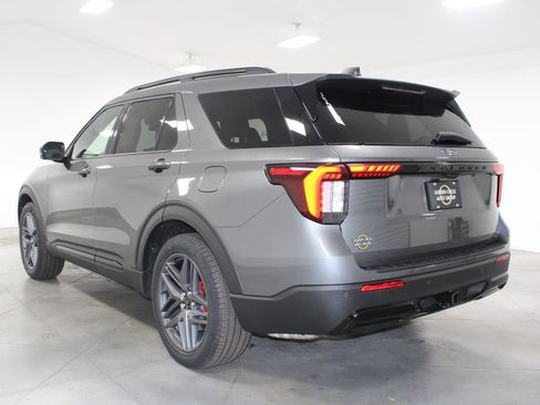 New 2026 Ford Explorer ST-Line w/ ST-Line Street Pack image 6