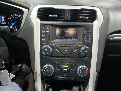 Used 2015 Ford Fusion SE FWD image 36