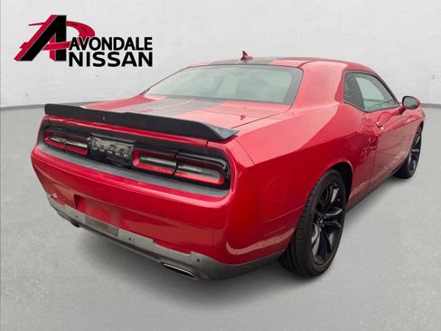 Used 2017 Dodge Challenger SXT Plus image 4