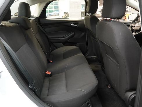Used 2016 Ford Focus SE FWD image 28
