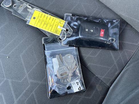 Used 2016 Toyota Tacoma TRD Off-Road image 34