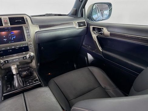 Used 2020 Lexus GX 460 Premium image 25