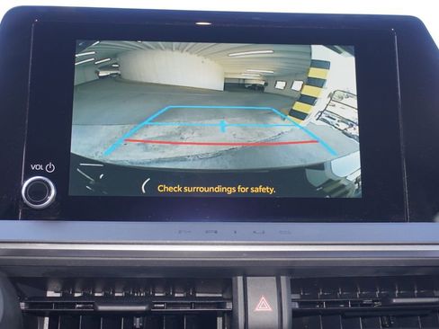 Used 2025 Toyota Prius XLE image 15