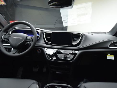 New 2026 Chrysler Pacifica Select w/ S Appearance Package image 36