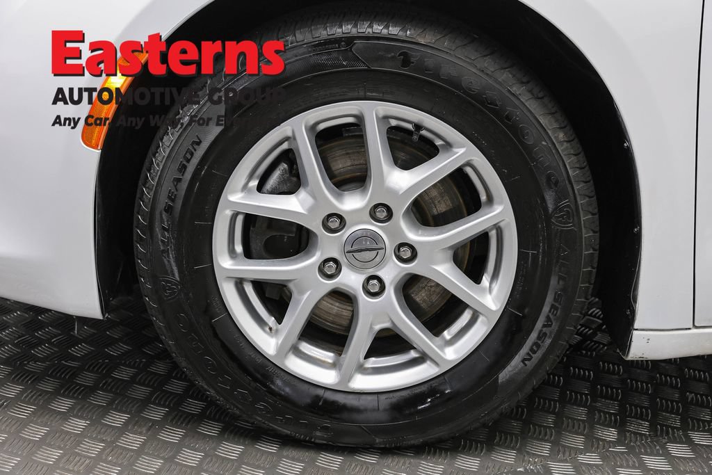 Used 2022 Chrysler Voyager LX FWD image 33