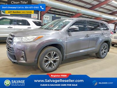 Used 2019 Toyota Highlander LE