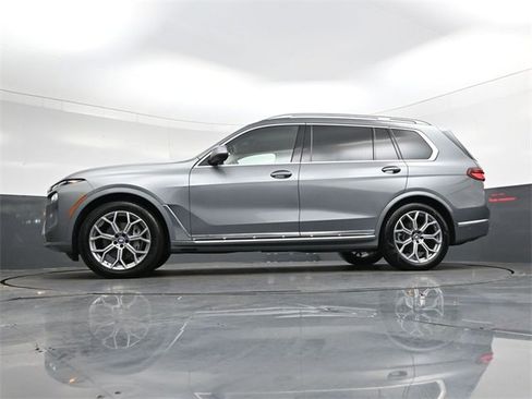 Used 2024 BMW X7 xDrive40i image 28