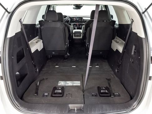Certified 2023 Kia Carnival LX FWD image 35