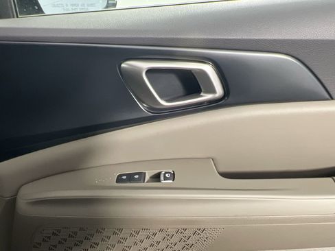 New 2026 Kia Carnival FWD image 34