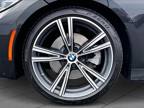 Used 2021 BMW 330i Sedan w/ M Sport Package image 9