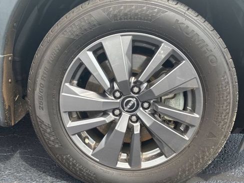 Used 2023 Nissan Pathfinder SV w/ SV Premium Package FWD image 13