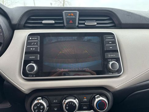 Used 2021 Nissan Versa SV image 14