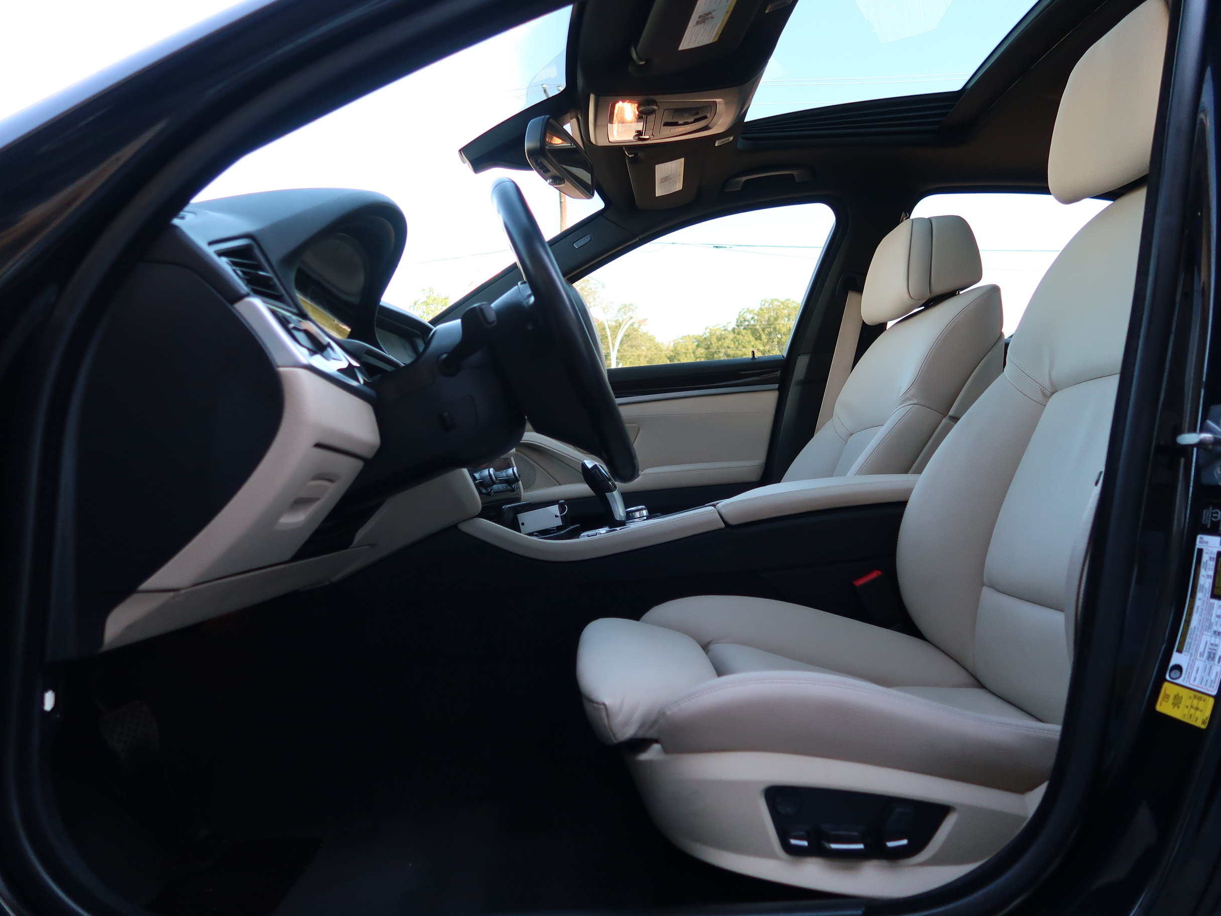Used 2012 BMW 528i Sedan RWD image 26