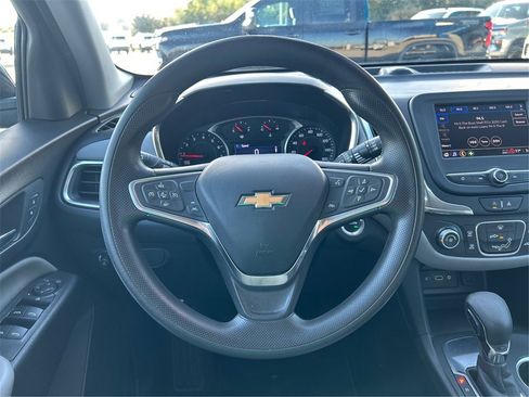 Used 2022 Chevrolet Equinox LT image 18
