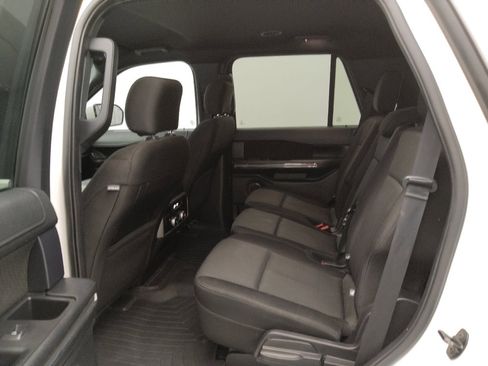 Used 2020 Ford Expedition XLT image 18