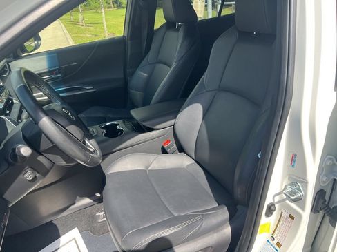Used 2022 Toyota Venza XLE AWD/4WD image 55
