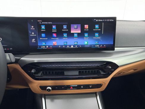 Used 2026 BMW 330i Sedan w/ M Sport Package image 24