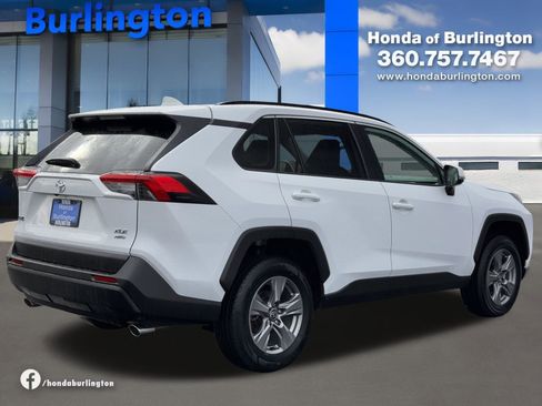 Used 2024 Toyota RAV4 XLE w/ Convenience Package image 6