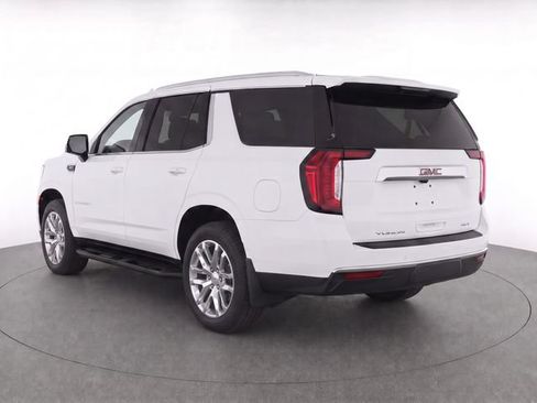 Used 2024 GMC Yukon SLT w/ SLT Luxury Package AWD/4WD image 3