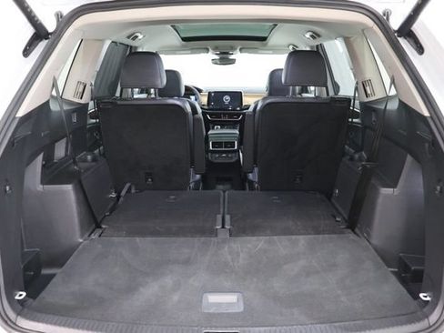 Used 2025 Volkswagen Atlas SE FWD image 33