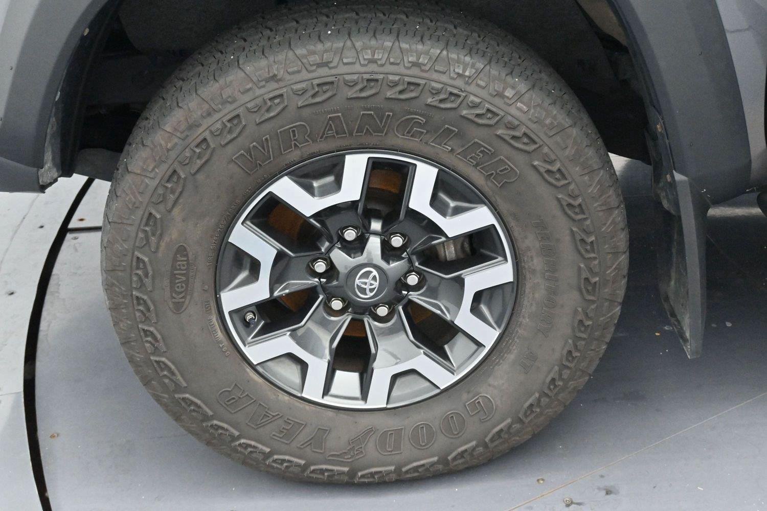 Used 2021 Toyota Tacoma TRD Off-Road w/ Technology Package AWD/4WD image 35