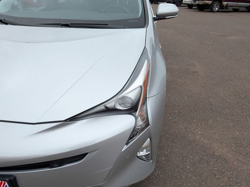 Used 2018 Toyota Prius Four Touring w/ Premium Convenience Package FWD image 16
