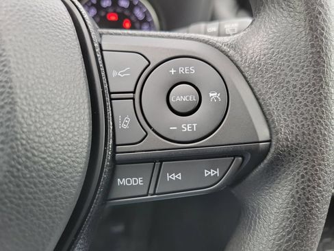 Used 2022 Toyota RAV4 XLE AWD/4WD image 20