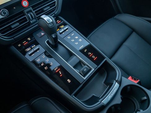 New 2026 Porsche Macan S image 21