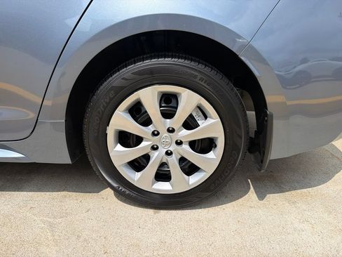 Used 2023 Toyota Corolla LE w/ Carpet Mat Package (TMS) FWD image 8