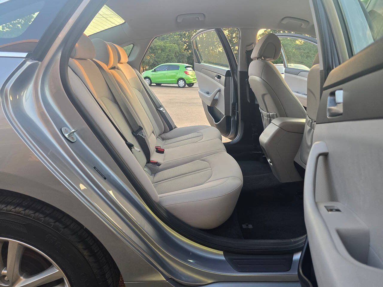 Used 2016 Hyundai Sonata SE FWD image 21