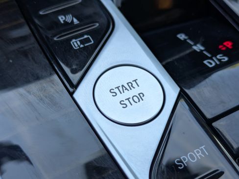 Used 2025 BMW X5 xDrive50e image 30