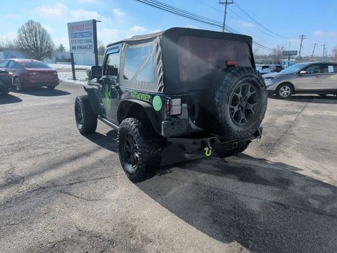 Used 2018 Jeep Wrangler Sport image 10