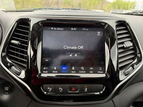 Used 2019 Jeep Cherokee Limited w/ Technology Group image 13