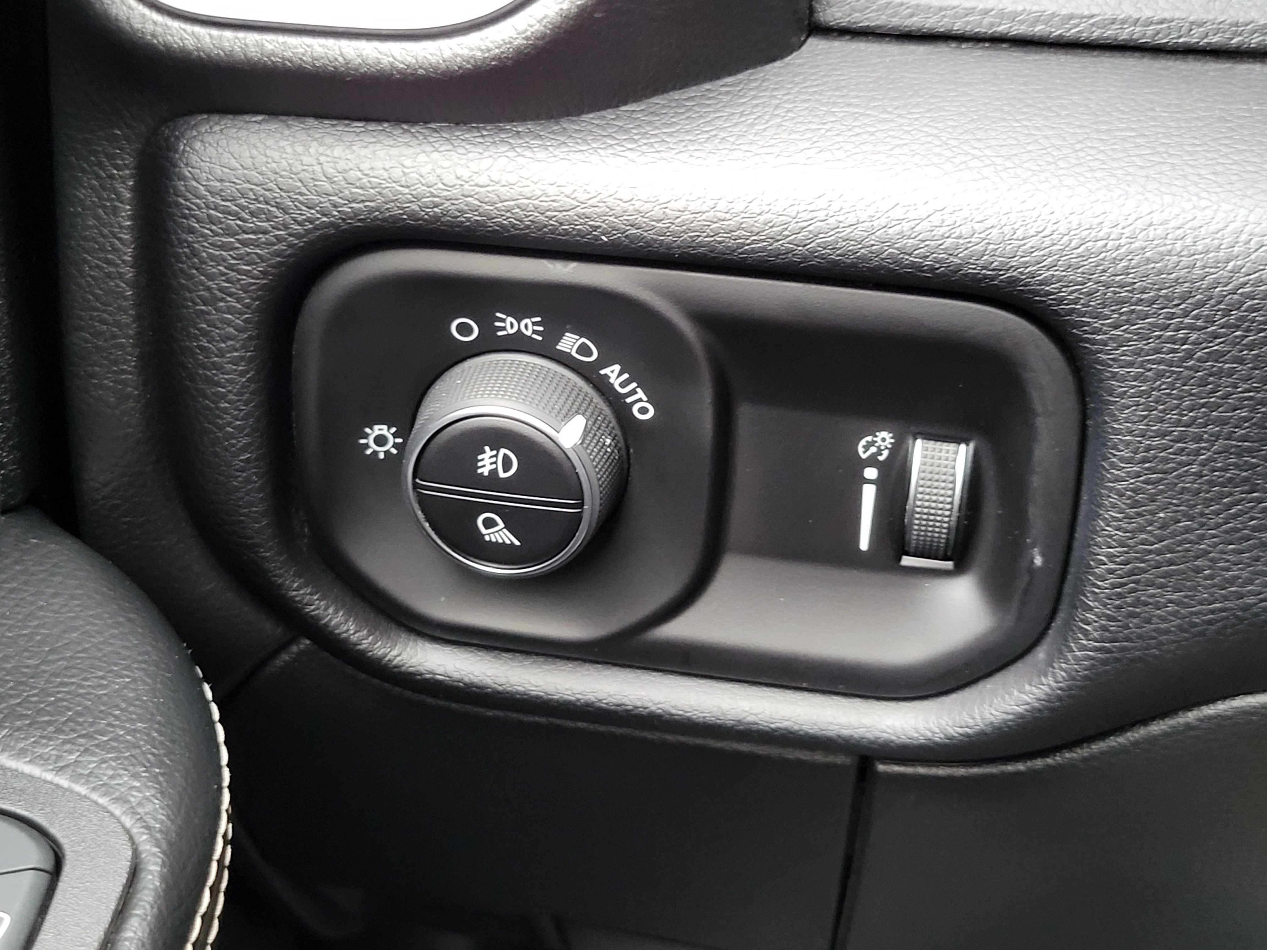 Used 2025 RAM 2500 Big Horn AWD/4WD image 10