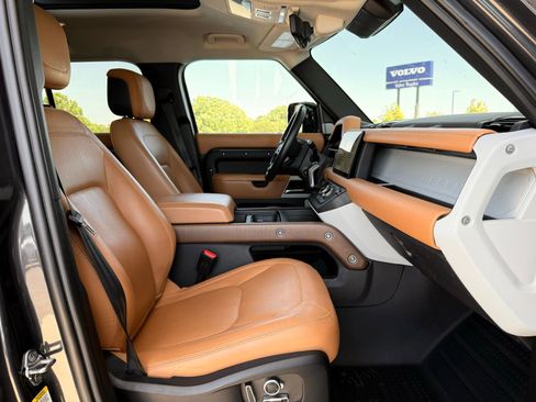 Used 2023 Land Rover Defender 130 First Edition image 33