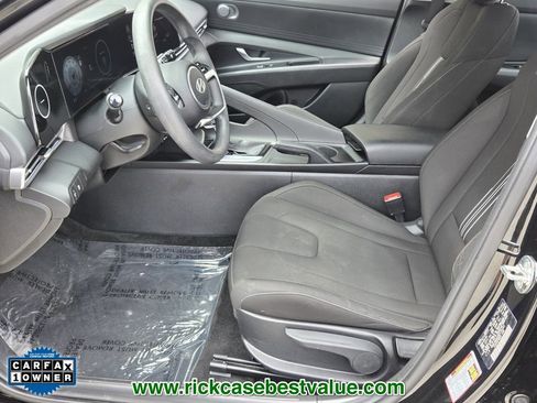 Used 2024 Hyundai Elantra SEL image 11