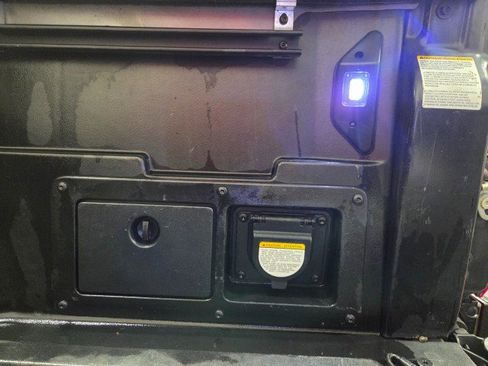 Used 2016 Toyota Tacoma TRD Sport image 33