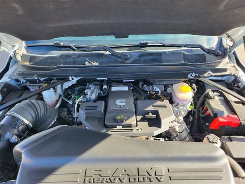 Used 2024 RAM 2500 Laramie image 30