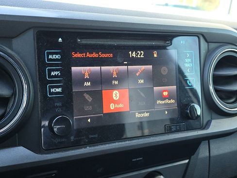 Used 2019 Toyota Tacoma TRD Off-Road w/ Technology Package image 16