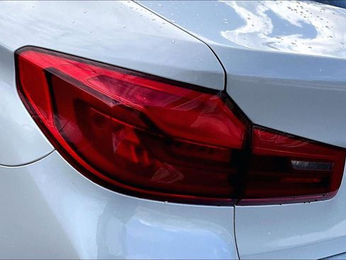 Used 2019 BMW 530i w/ Convenience Package image 29