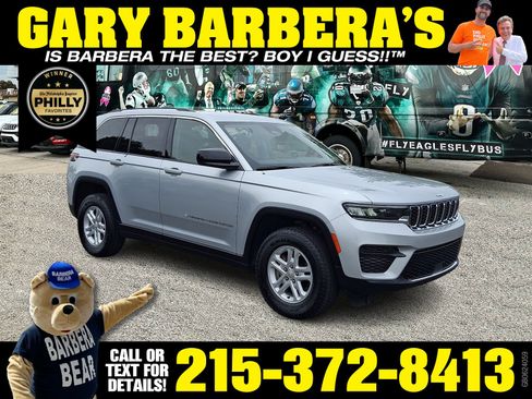 Used 2023 Jeep Grand Cherokee Laredo AWD/4WD image 1