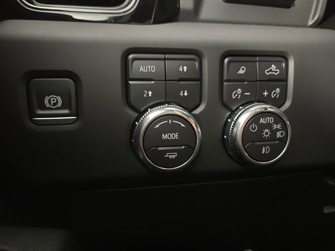Certified 2025 GMC Sierra 2500 AT4 w/ AT4 Premium Plus Package AWD/4WD image 26
