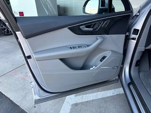 Used 2020 Audi Q7 3.0T Prestige w/ Prestige Package AWD/4WD image 4