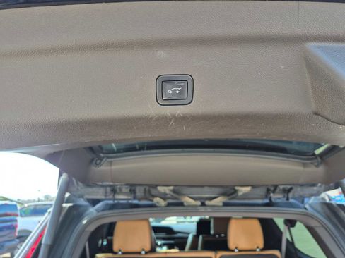 Used 2021 Cadillac Escalade ESV Premium Luxury w/ Driver Assist Tech Package image 6