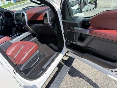Used 2019 Ford F150 Platinum w/ FX4 Off-Road Package AWD/4WD image 28