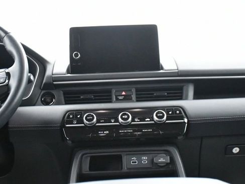 Used 2023 Honda Pilot Elite image 11