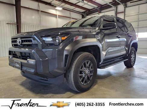 Used 2025 Toyota 4Runner 4WD image 2